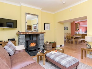 TV, fireplace - 4 bedroom accommodation in Invertrossachs, near Callander (Invertrossachs, near Callander)