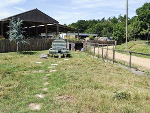 Property grounds - Little Barn - UKC2539 (Midgham, near Fordingbridge)