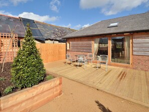 Outdoor dining - Little Barn - UKC2539 (Midgham, near Fordingbridge)