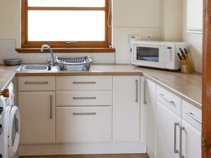 Batterie de cuisine, vaisselle et ustensiles