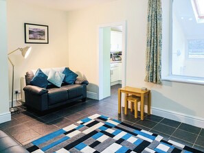 Fireplace - 2 bedroom accommodation in Nantlle, near Beddgelert (Nantlle, near Beddgelert)