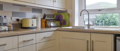 Lave-vaisselle, chaise haute