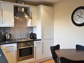 Dishwasher, cookware/dishes/utensils