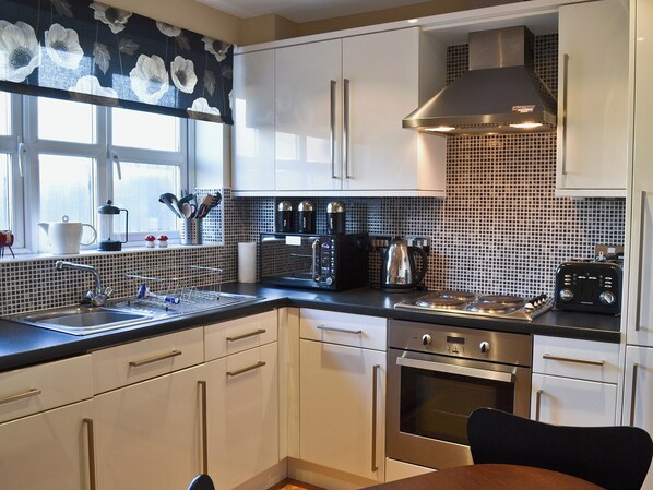 Dishwasher, cookware/dishes/utensils