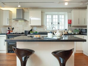 Dishwasher, cookware/dishes/utensils
