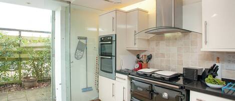 Lavavajillas y utensilios de cocina