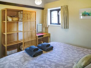 1 chambre, lit parapluie, Wi-Fi gratuit, draps fournis