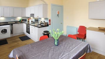 Dishwasher, highchair