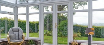 Perfect venue for a gathering of friends or families accommodating 10 guests.