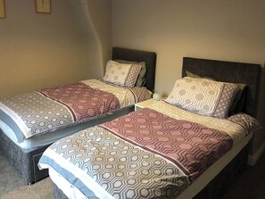 2 chambres, Wi-Fi gratuit, draps fournis