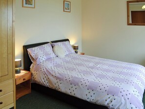 2 bedrooms, free WiFi, bed sheets - 2 bedroom accommodation in St Keverne, near Helston (St Keverne, near Helston)