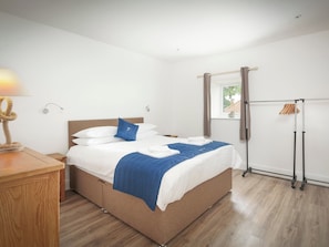 4 bedrooms, free WiFi, bed sheets
