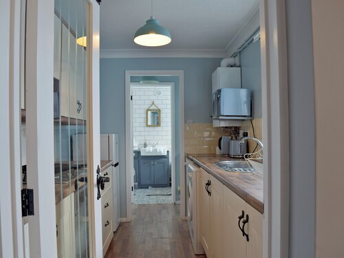 2 bedroom accommodation in Pakefield, near Lowestoft