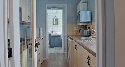2 bedroom accommodation in Pakefield, near Lowestoft