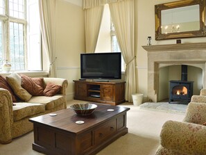 Fireplace - 5 bedroom accommodation in Glanvilles Wootton, near Sherborne (Glanvilles Wootton, near Sherborne)