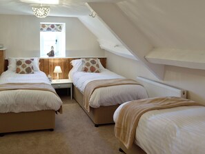 5 bedrooms, free WiFi, bed sheets
