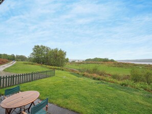 Outdoor dining - 2 bedroom accommodation in Achnamara, near Lochgilphead (Achnamara, near Lochgilphead)