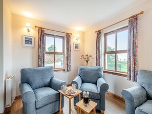 Living area - 2 bedroom accommodation in Achnamara, near Lochgilphead (Achnamara, near Lochgilphead)