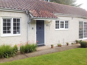 Exterior detail - 1 bedroom accommodation in Yaxham, near Norwich (Yaxham, near Norwich)