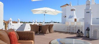 Top del Golf Hills Marbella - Large roof top lounge terrace