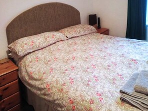2 bedrooms, bed sheets