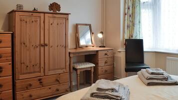 3 bedrooms, free WiFi, bed sheets