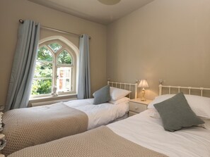 3 bedrooms, free WiFi, bed sheets