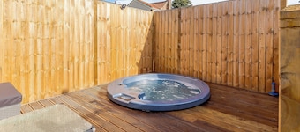 2 bedroom accommodation in Wheldrake, near York
