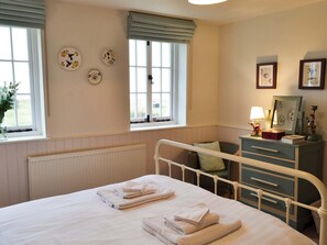 3 bedrooms, free WiFi, bed sheets