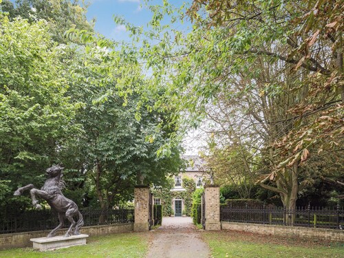 11 bedroom accommodation in Wainfleet All Saints, near Skegness