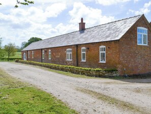 Exterior - 3 bedroom accommodation in Binbrook, near Market Rasen (Binbrook, near Market Rasen)