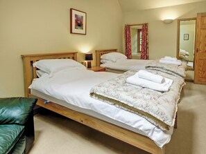 2 bedrooms, free WiFi, bed sheets