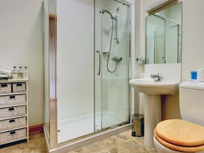Towels - 2 bedroom accommodation in Ratho, near Edinburgh (Ratho, near Edinburgh)