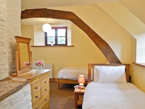 3 bedrooms, free WiFi, bed sheets