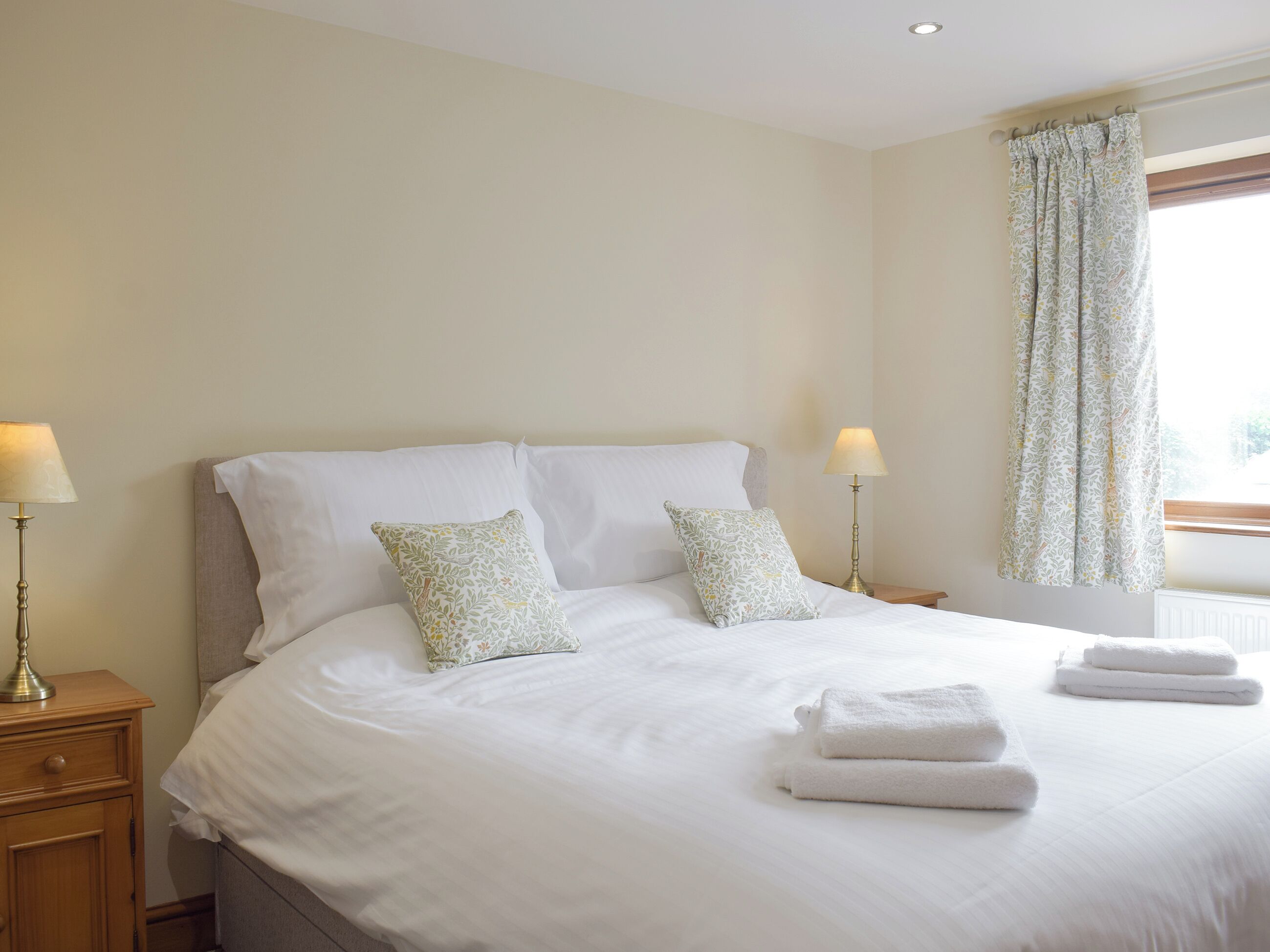 2 bedrooms, WiFi (free), bed sheets
