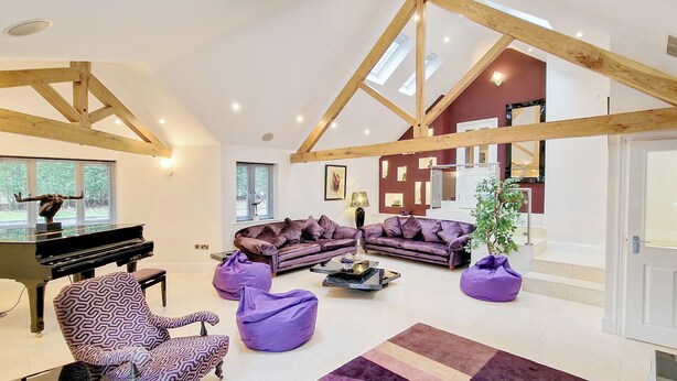 Unclassified image, 1 of 31, button - 7 bedroom accommodation in North Duffield, near York (North Duffield, near York)