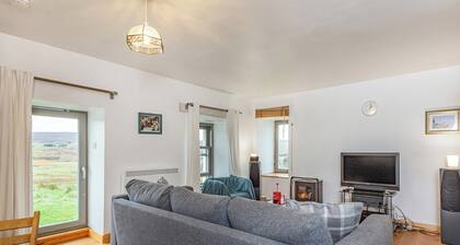 1 bedroom accommodation in Feriniquarrie, near Glendale