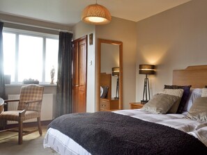 6 quartos, Wi-Fi de cortesia, roupa de cama