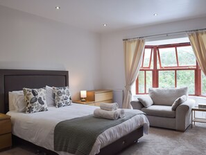6 bedrooms, free WiFi, bed sheets - 6 bedroom accommodation in Stepaside, near Saundersfoot (Stepaside, near Saundersfoot)