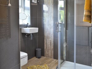 Towels - 1 bedroom accommodation in Penysarn (Penysarn)