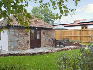 Outdoor dining - 1 bedroom accommodation in Over Stowey, near Taunton (Over Stowey, near Taunton)