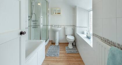 4 bedroom accommodation in Aberaeron
