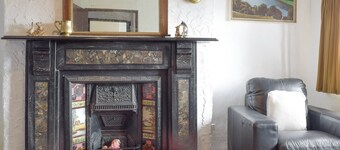 3 bedroom accommodation in Cynheidre, near Llanelli