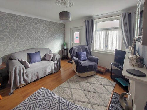 2 bedroom accommodation in Alfreton, near Matlock