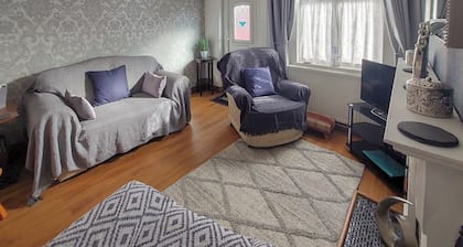 2 bedroom accommodation in Alfreton, near Matlock