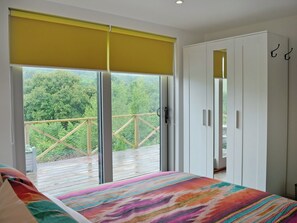 1 bedroom, free WiFi, bed sheets - The Shed With A View (Cadbury, near Crediton)