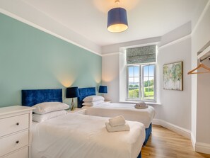 1 bedroom, bed sheets - 1 bedroom accommodation in Meathop, near Grange-over-Sands (Meathop, near Grange-over-Sands)