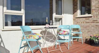 3 bedroom accommodation in near Chipping Warden