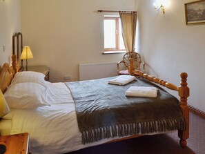 6 bedrooms, free WiFi, bed sheets