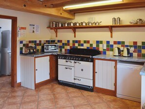Dishwasher, cookware/dishes/utensils
